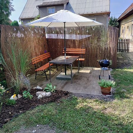 Villa Dum U Krize Broumov Exterior foto