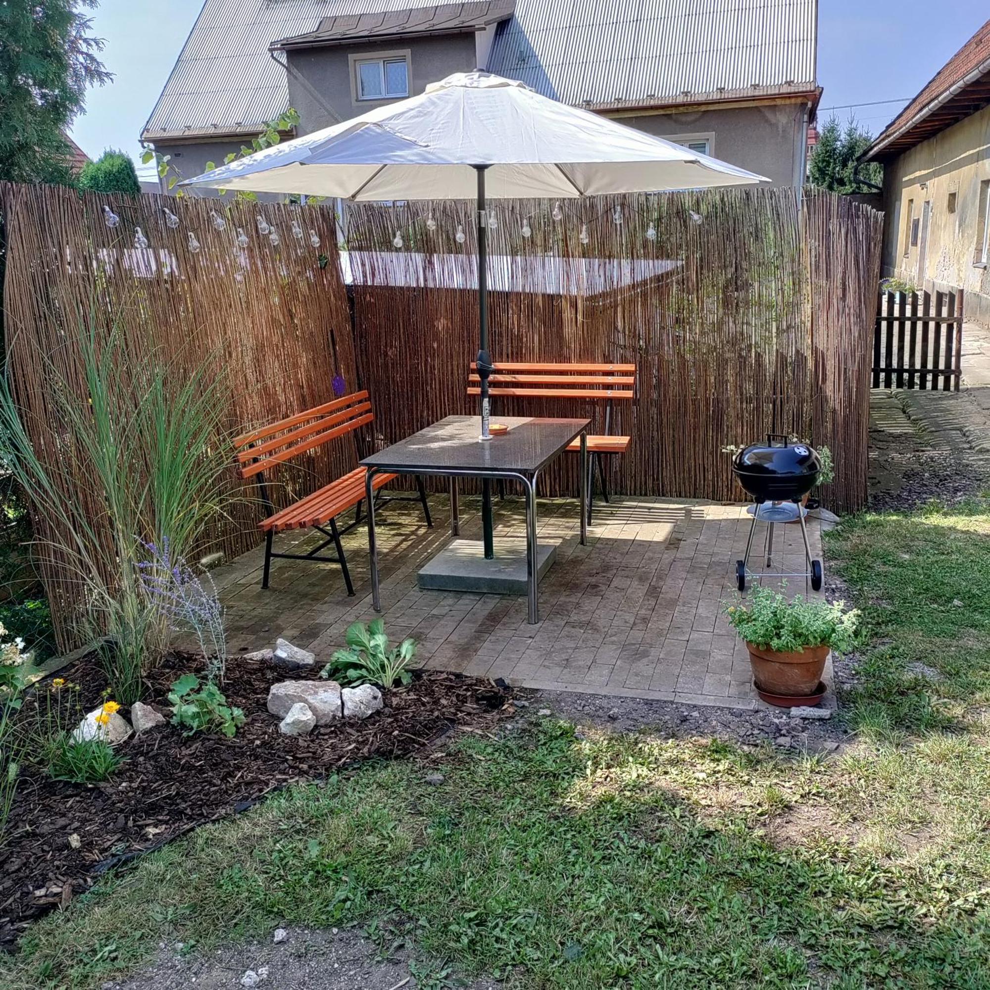 Villa Dum U Krize Broumov Exterior foto
